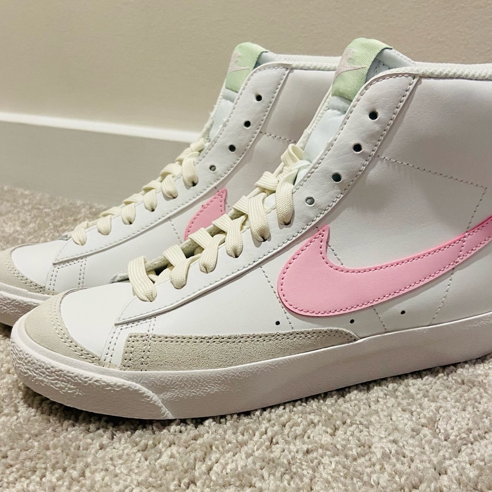 Nike Blazers NEW White and Pink High-Top Sneakers